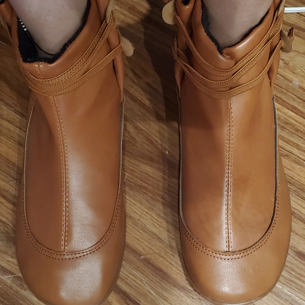 Leather shoes size 8,NWOT
